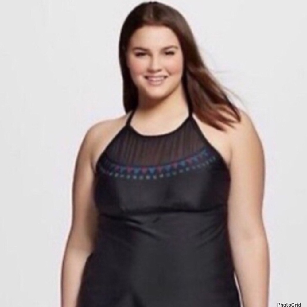 Heart and Harmony 1X plus size black sequined swimsuit top NWT